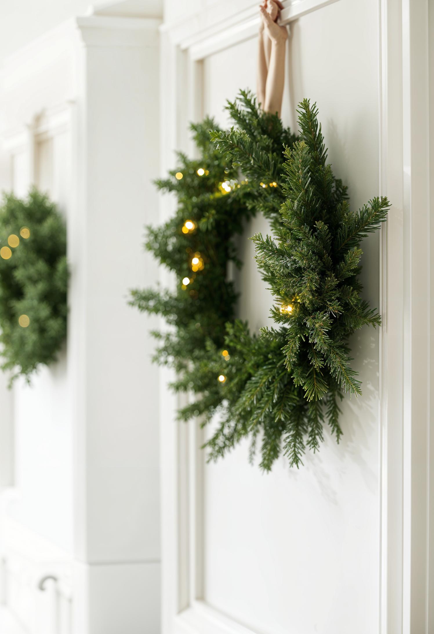 1. Greenery Wreaths with Twinkling Lights-1