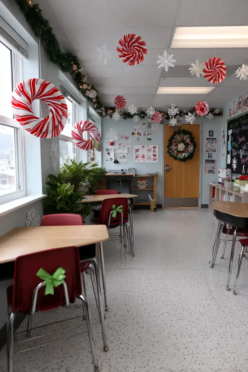 21 Festive Classroom Christmas Decor Ideas for a Joyful Season 96 peppermint swirl wreaths made from twisted paper plates 1