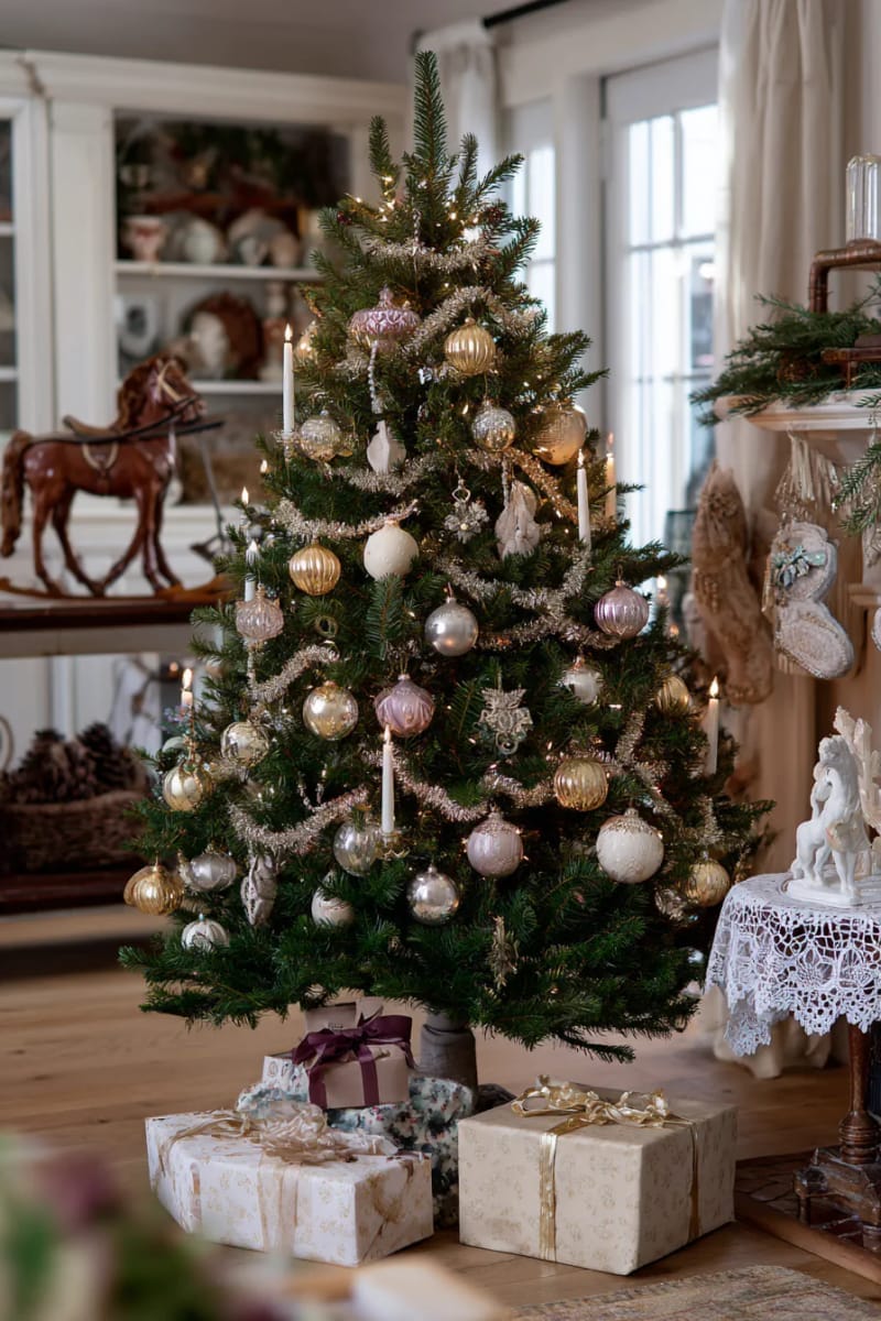 vintage-inspired tree with glass baubles and antique tinsel garlands 1