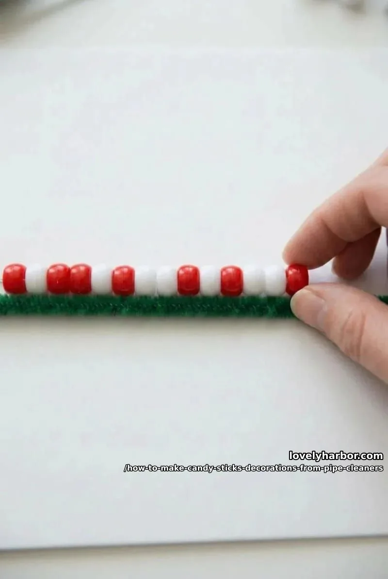 How to Make Beaded Candy Cane Decorations from Pipe Cleaners 5 step 1: plan your stripe pattern 1