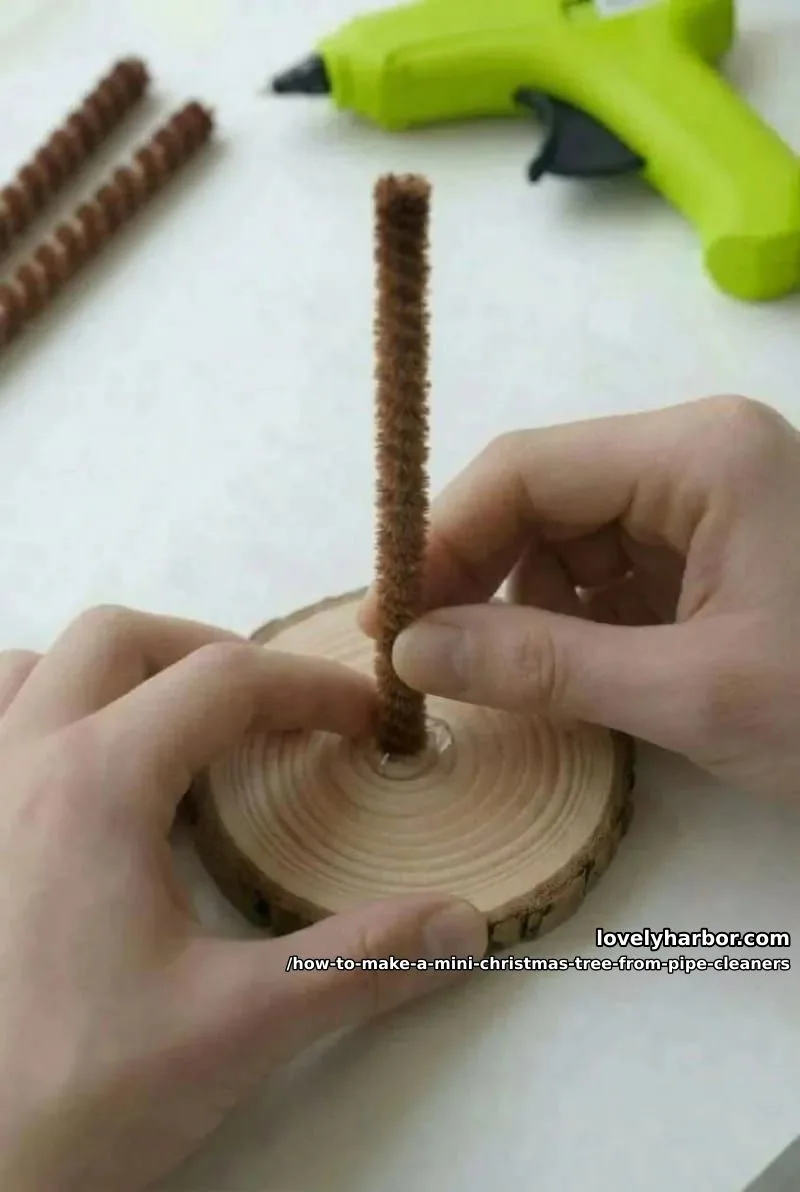 How to Make a Mini Christmas Tree From Pipe Cleaners 8 step 4: wrap the trunk and set the base 1