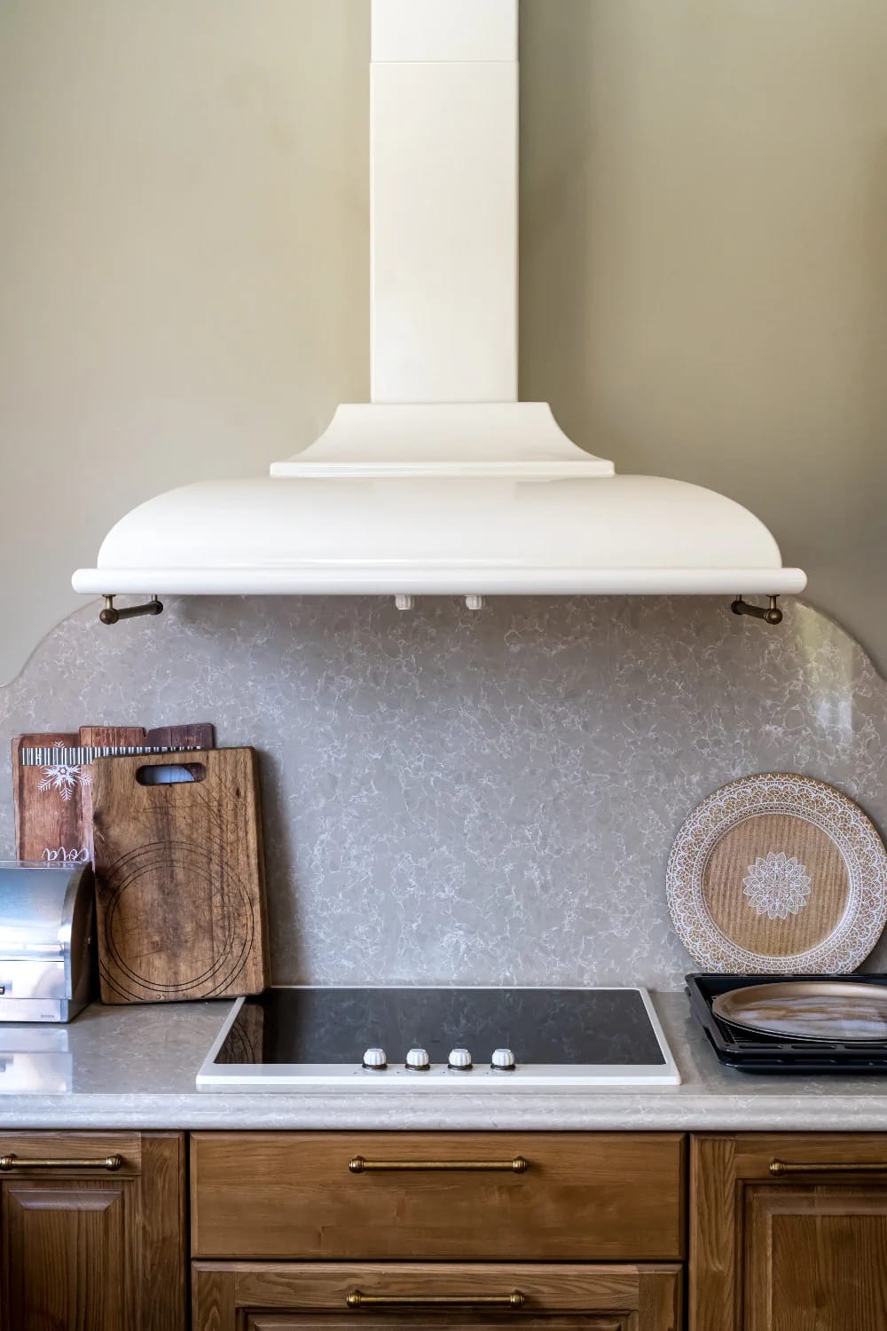 Timeless Kitchen Ideas That Still Look Right in a Decade 28 a plaster range hood instead of a stainless box 1