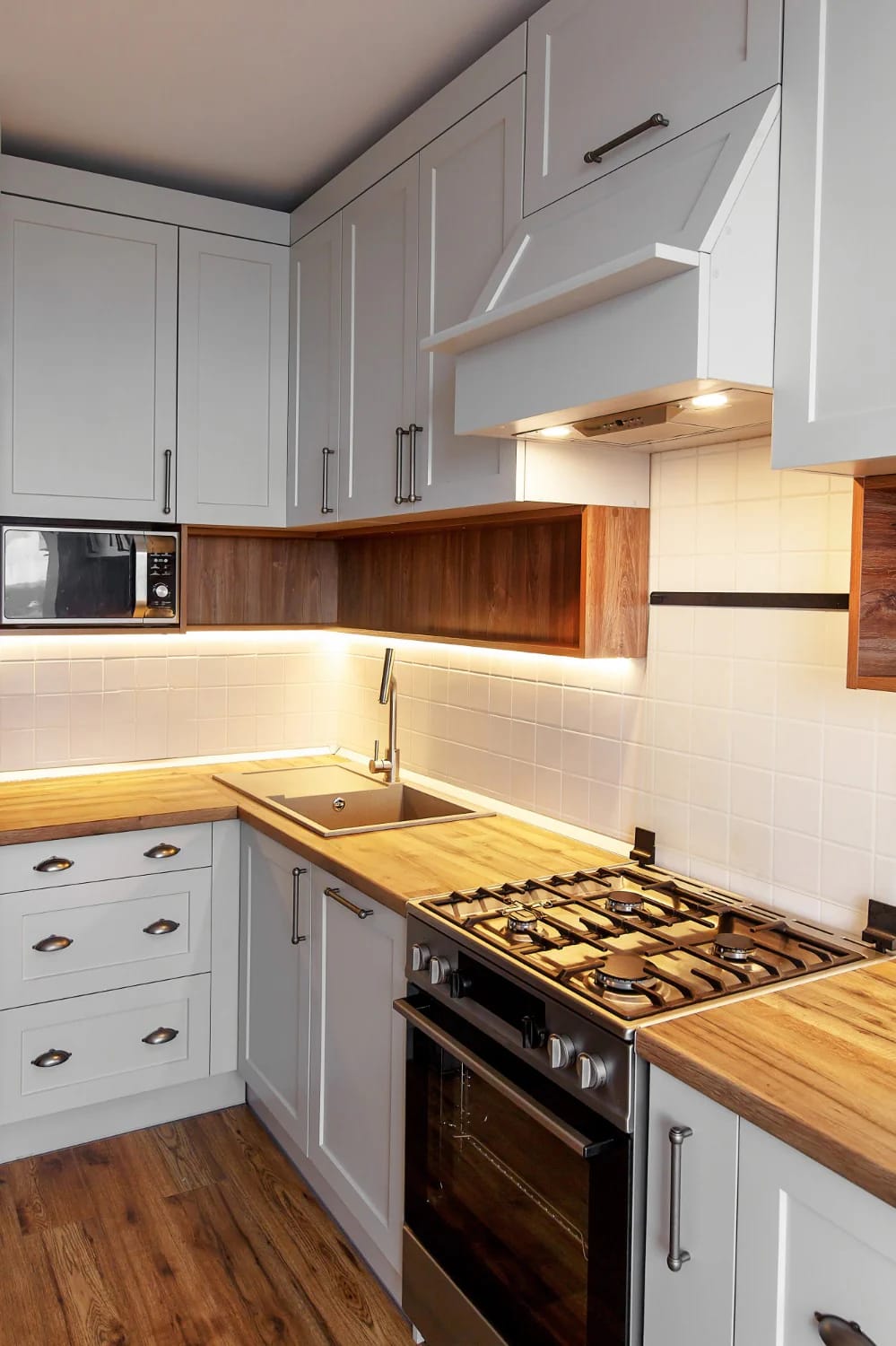 Timeless Kitchen Ideas That Still Look Right in a Decade 24 inset shaker doors, if the budget can take them 1