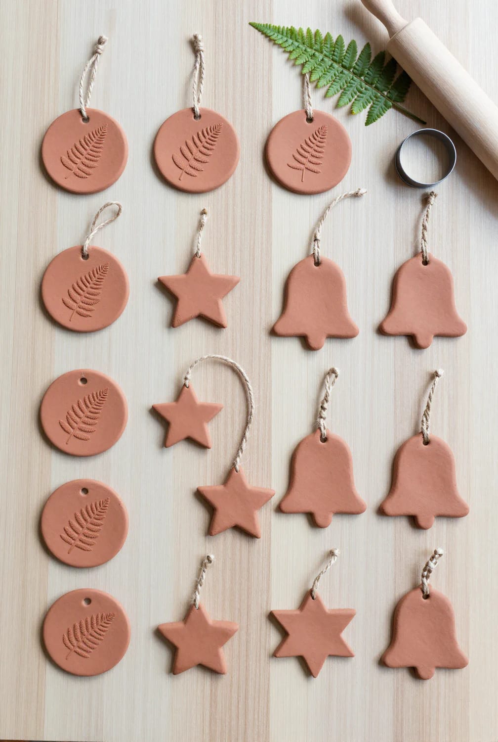 9 Monochrome Christmas Tree Themes for a Single-Color Tree That Still Looks Finished 31 terracotta and clay: the cheapest single-color tree you can actually build 1