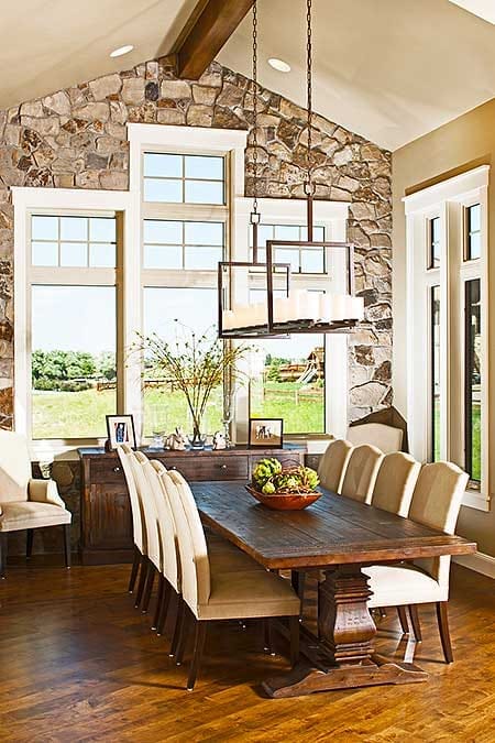 the angled dining room, stone wall to the ridge 1